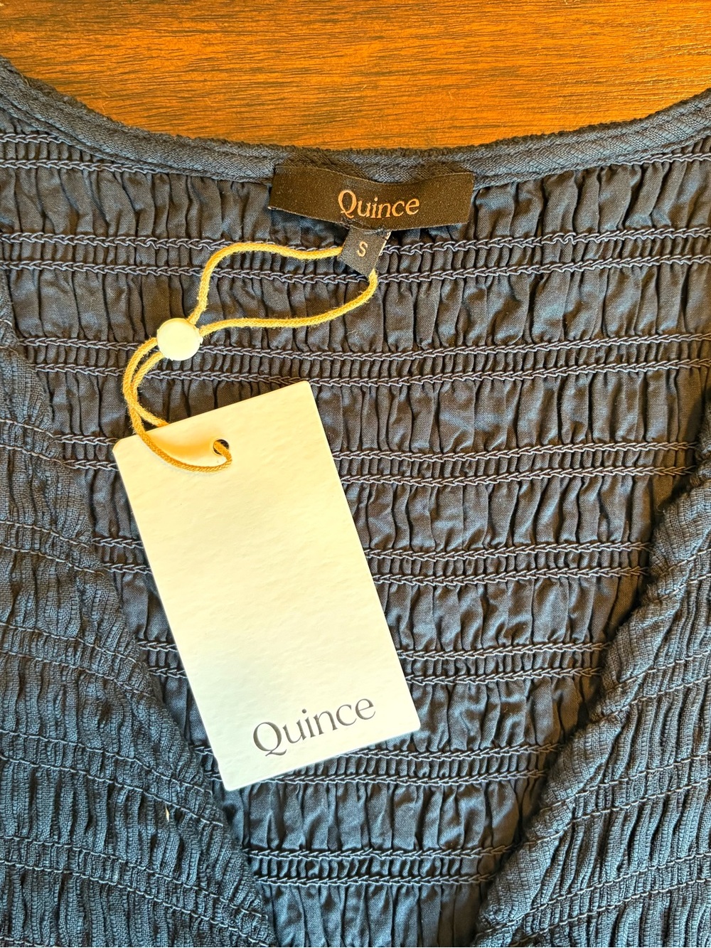 NWT Quince Organic Textured Cotton Smocked V-Neck Midi Dress Sz Small - Picture 4 of 8